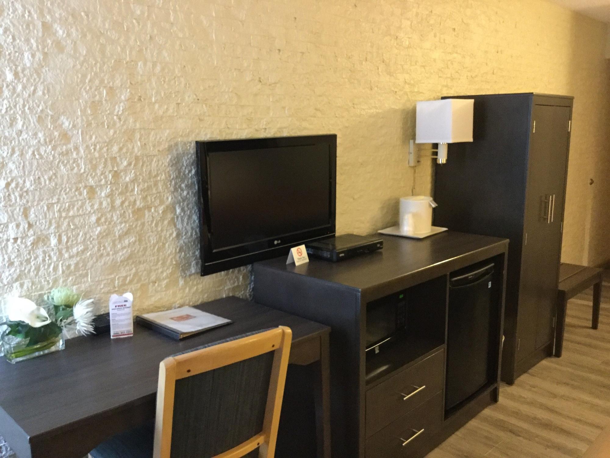 Econo Lodge Metro Arlington Luaran gambar