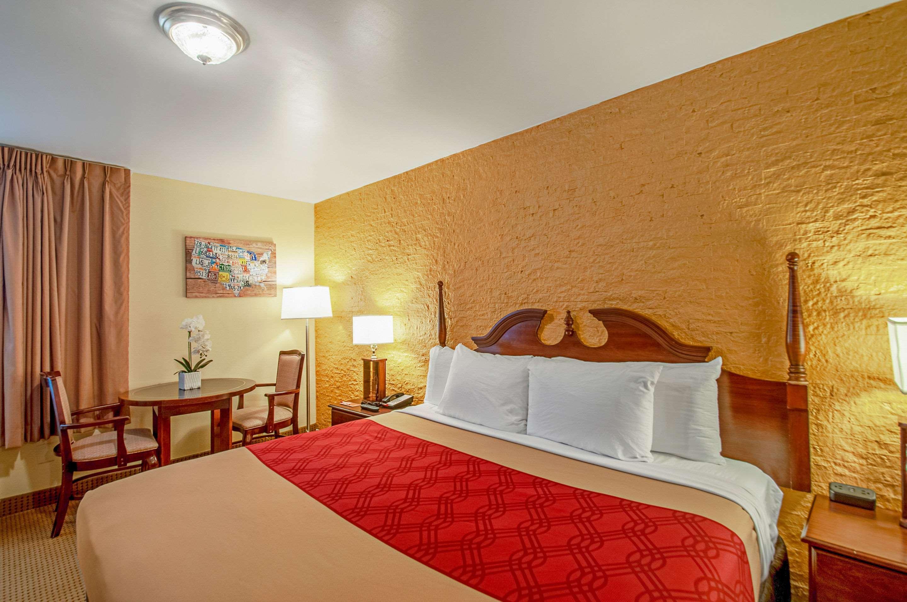 Econo Lodge Metro Arlington Luaran gambar