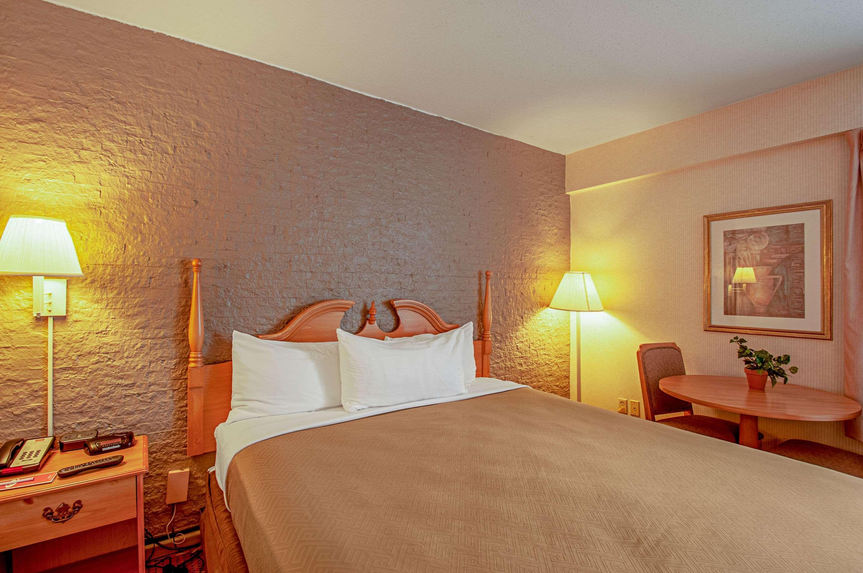 Econo Lodge Metro Arlington Luaran gambar