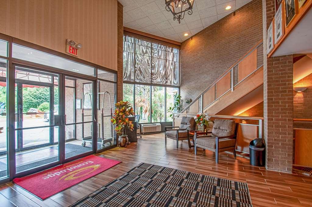 Econo Lodge Metro Arlington Dalaman gambar